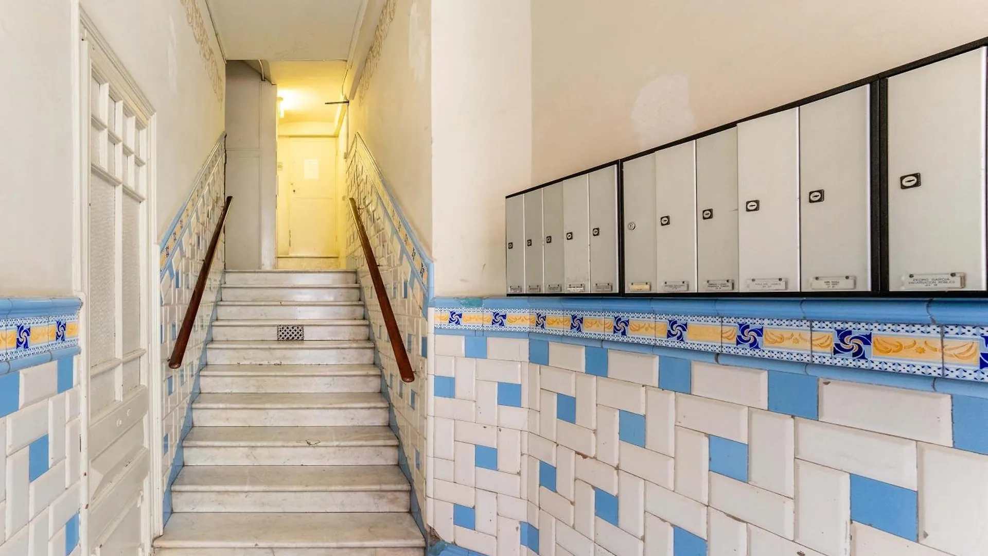 Historic Apartment With Private Terrace In Example Barcelona Hiszpania